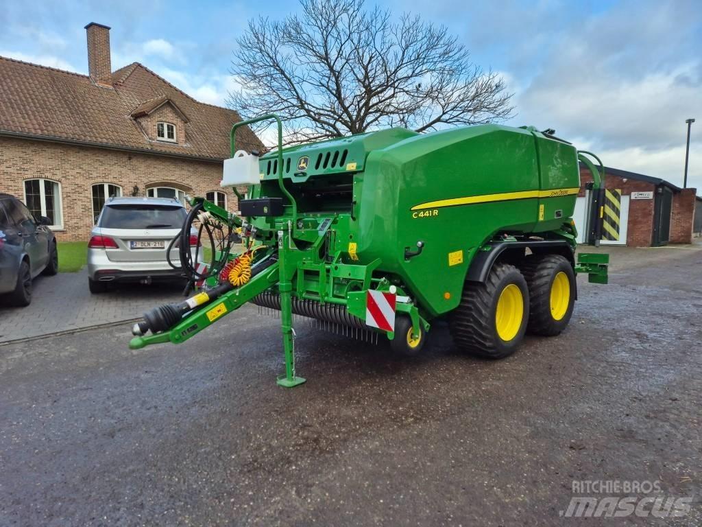 John Deere C441R Round balers
