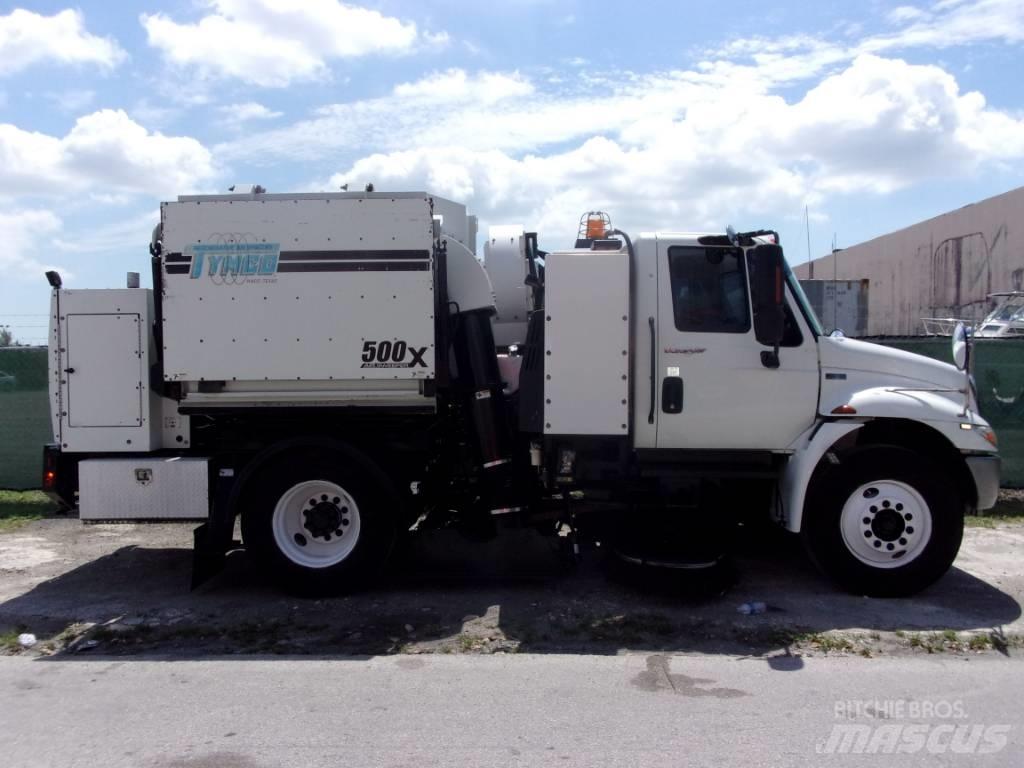 International 4300 Sweeper trucks