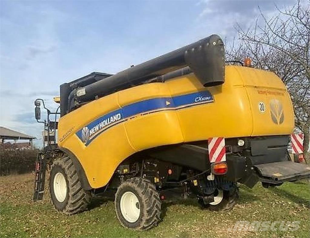 New Holland CX5090 Combine harvesters