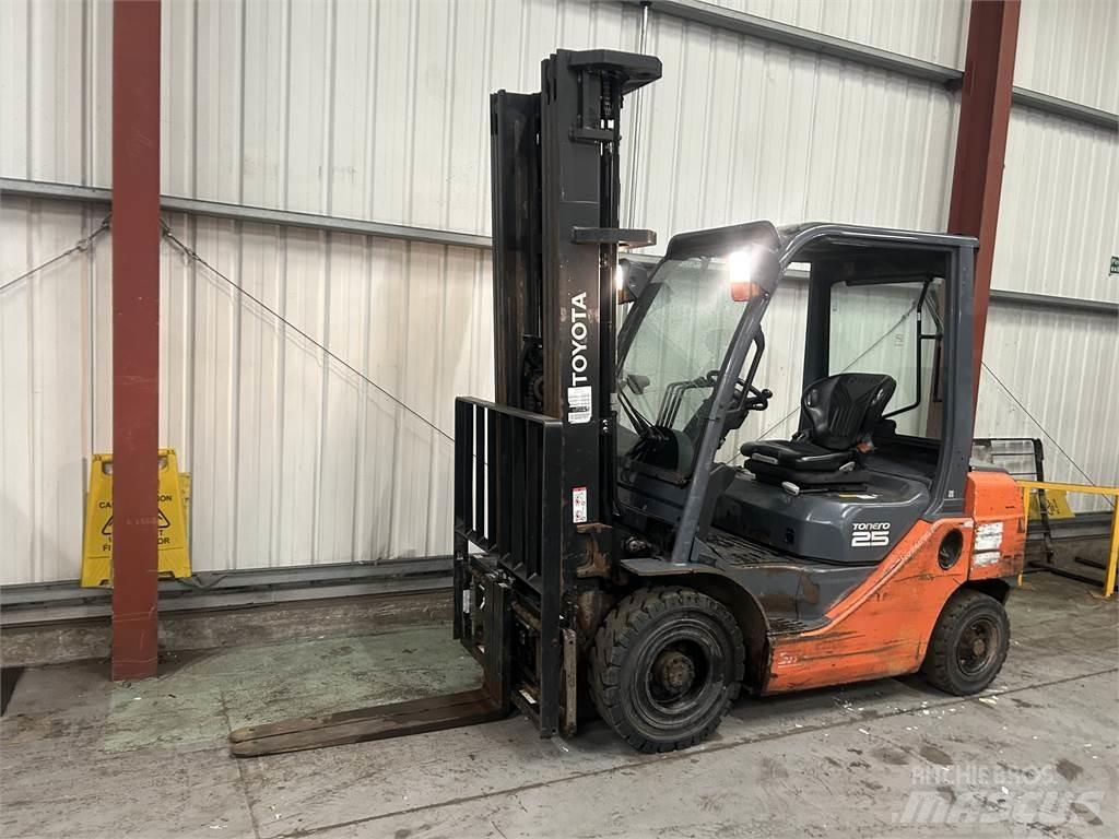 Toyota 02-8FDF25 Diesel trucks