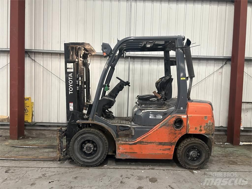 Toyota 02-8FDF25 Diesel trucks