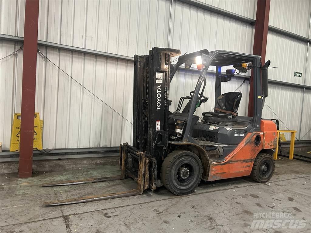 Toyota 02-8FDF25 Diesel trucks