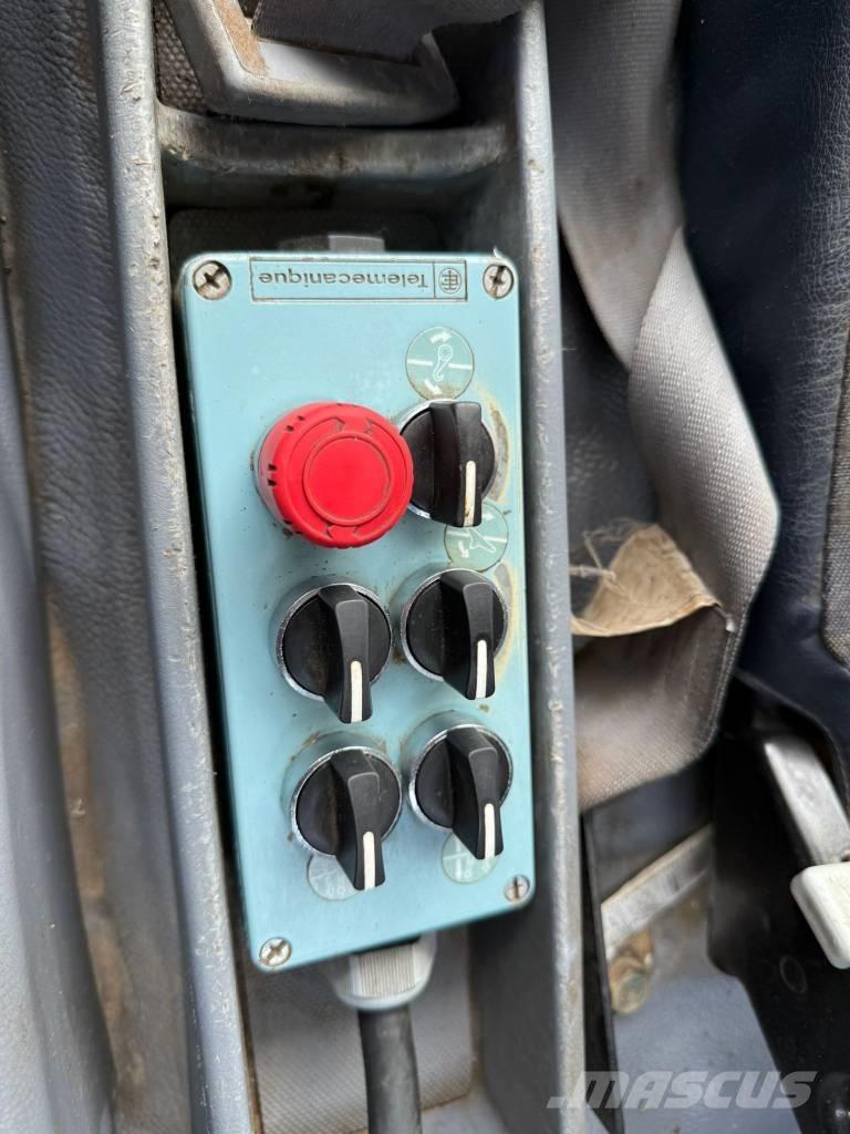 Mitsubishi FUSO Container Frame trucks