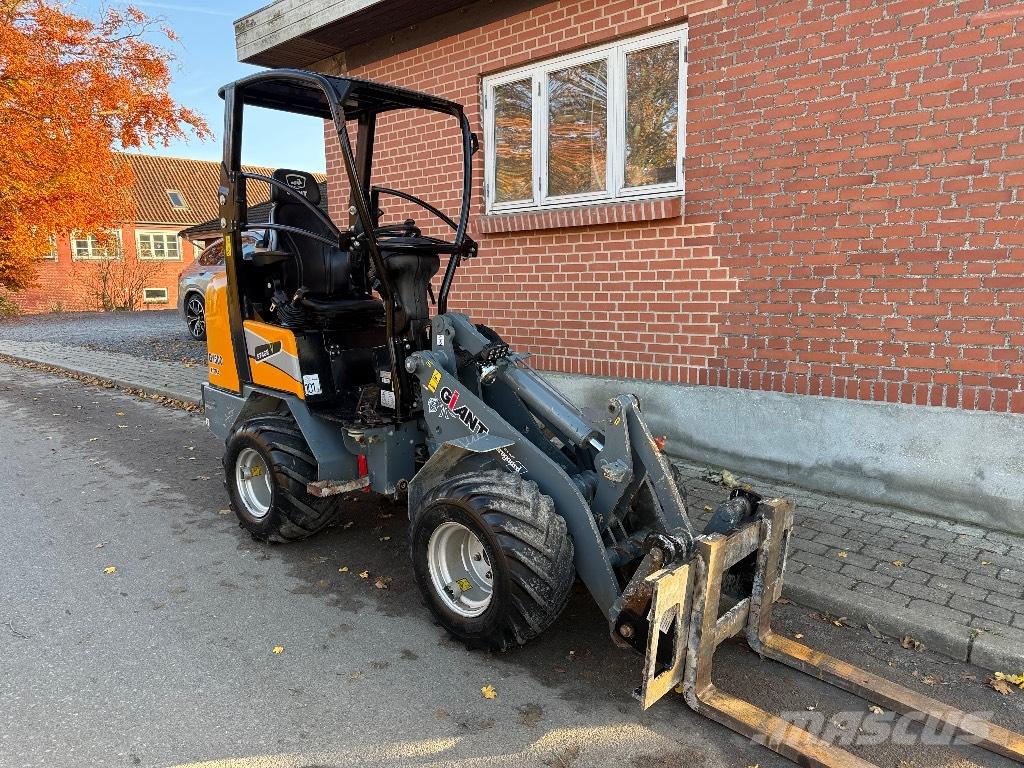 GiANT G 1500 X-tra Mini loaders