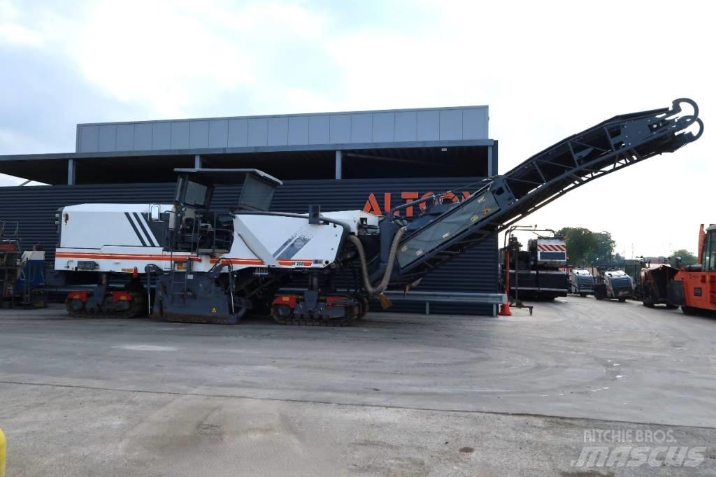 Wirtgen W250 Asphalt cold milling machines