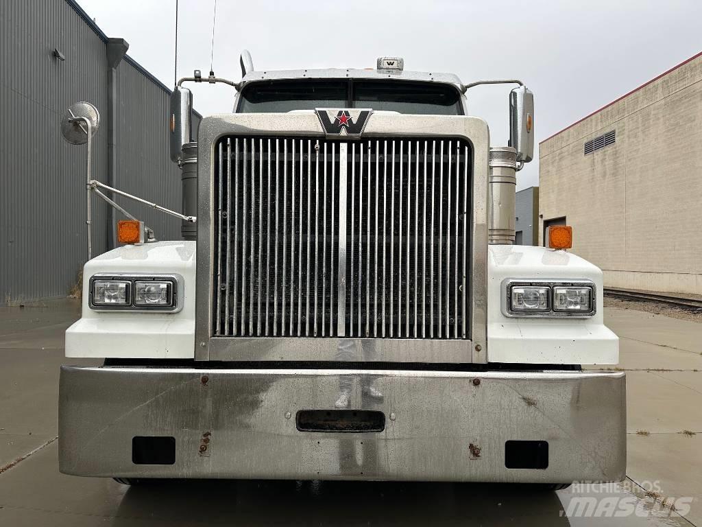 Western Star 4900 SF Tractor Units