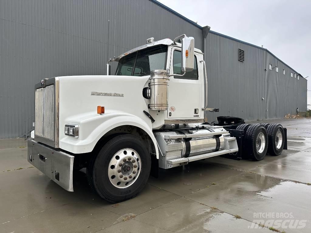 Western Star 4900 SF Tractor Units