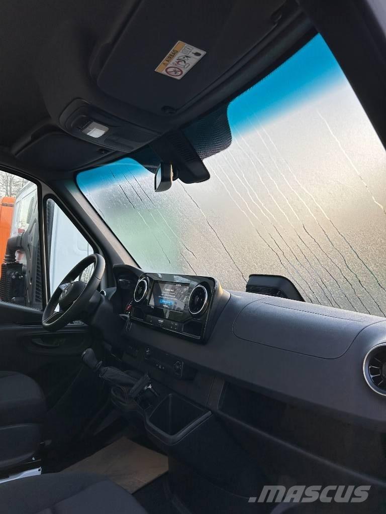 VERSALIFT V-200 Truck & Van mounted aerial platforms