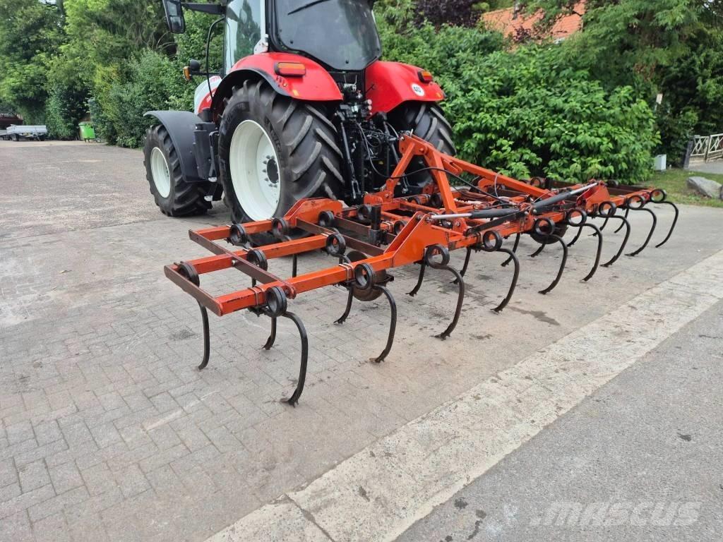  Cultivator 580 Cultivators