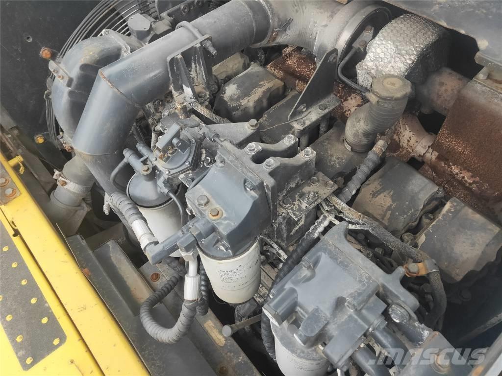 Komatsu PC460-8 Crawler excavators