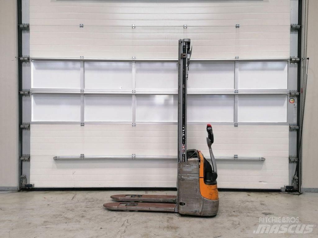 Still EXV12 Pedestrian stacker