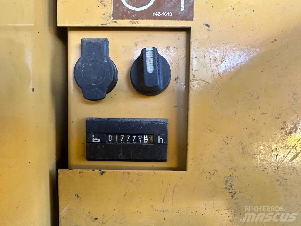 CAT M 320 VAH Wheeled excavators