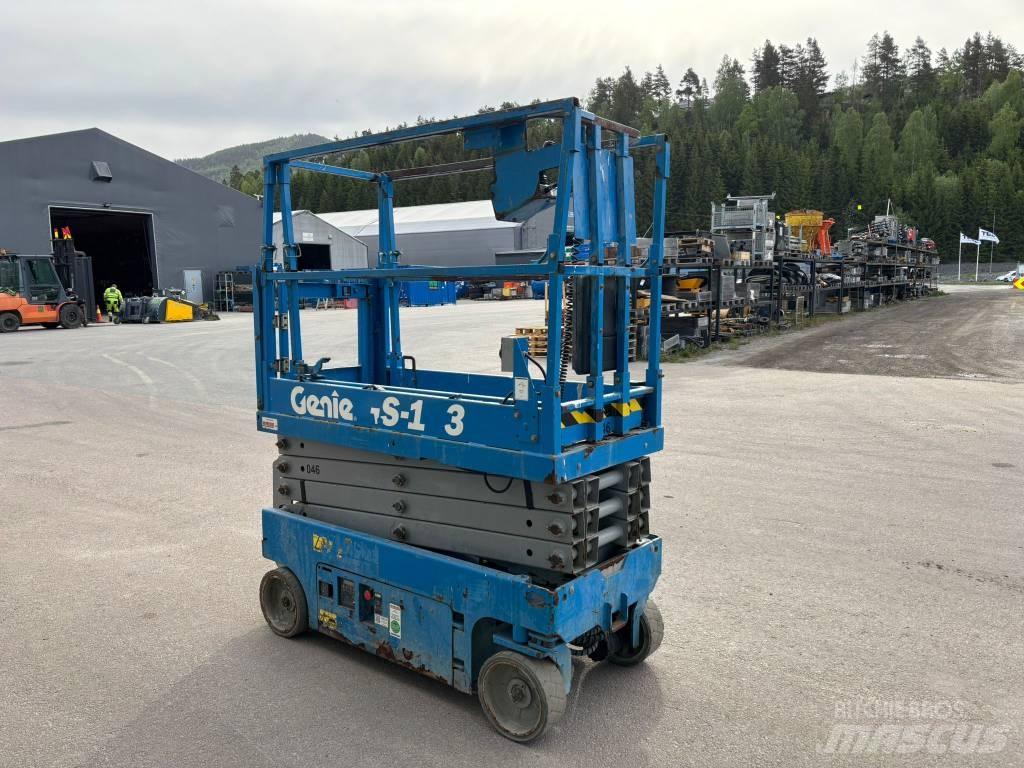  !SOLD! Genie GS 1932 Scissor lifts