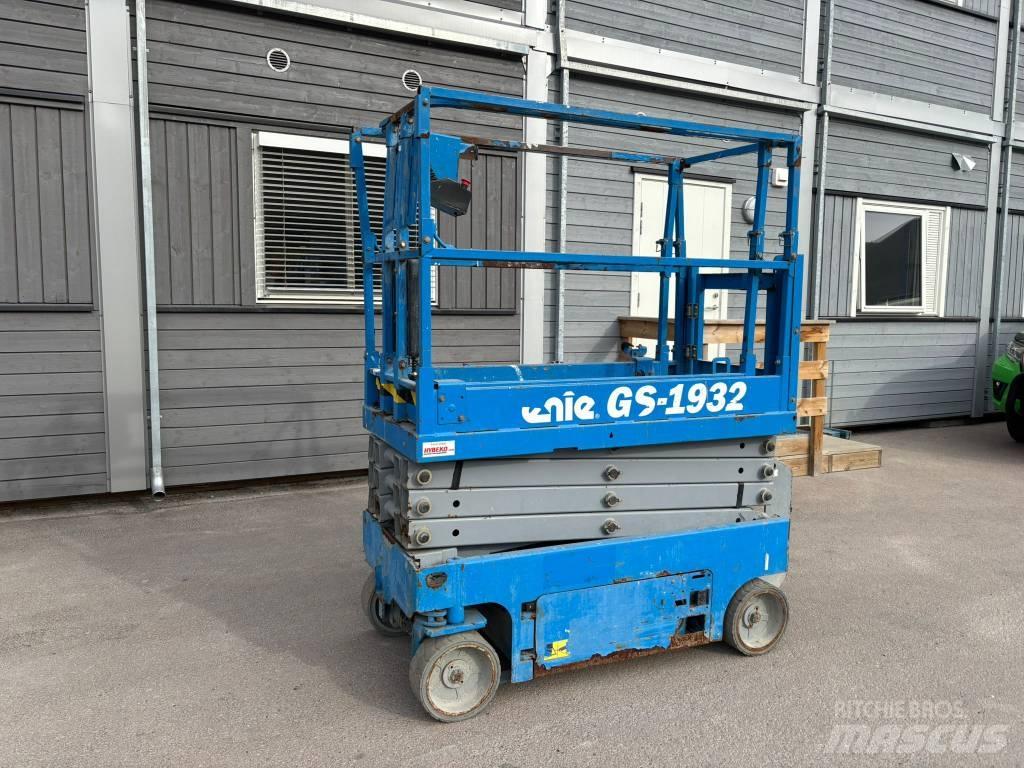  !SOLD! Genie GS 1932 Scissor lifts