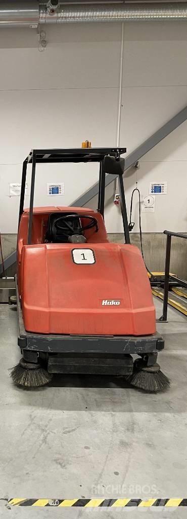 Hako B 1100 Combination sweeper scrubbers
