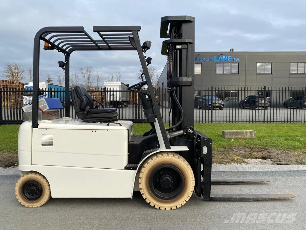 CAT EP30K-PAC Electric forklift trucks