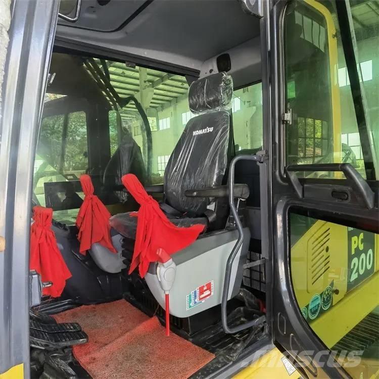 Komatsu PC200-8 Crawler excavators