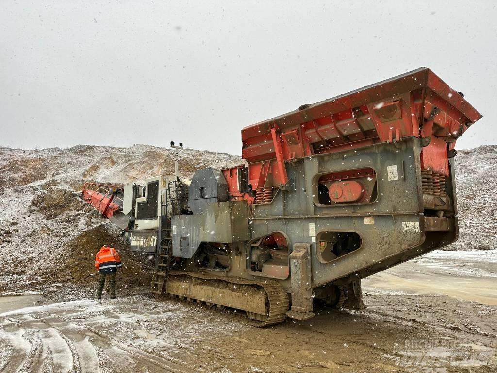 Sandvik QJ 341 Mobile crushers