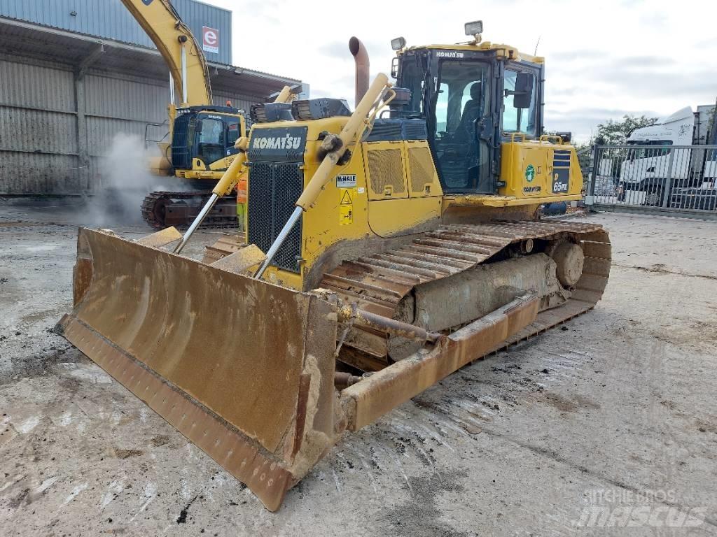 Komatsu D65PX-18 Crawler dozers