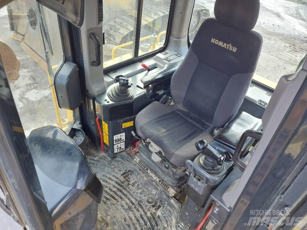 Komatsu D65PX-18 Crawler dozers