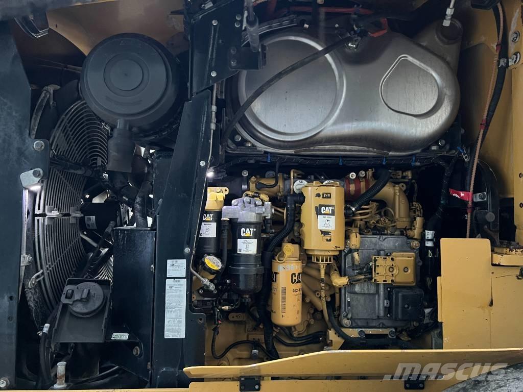 CAT 930M Wheel loaders