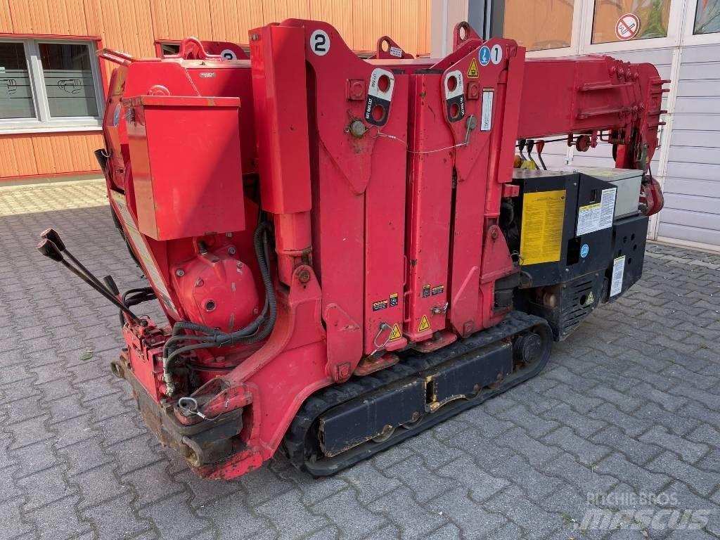 Unic URW-095 Tracked cranes