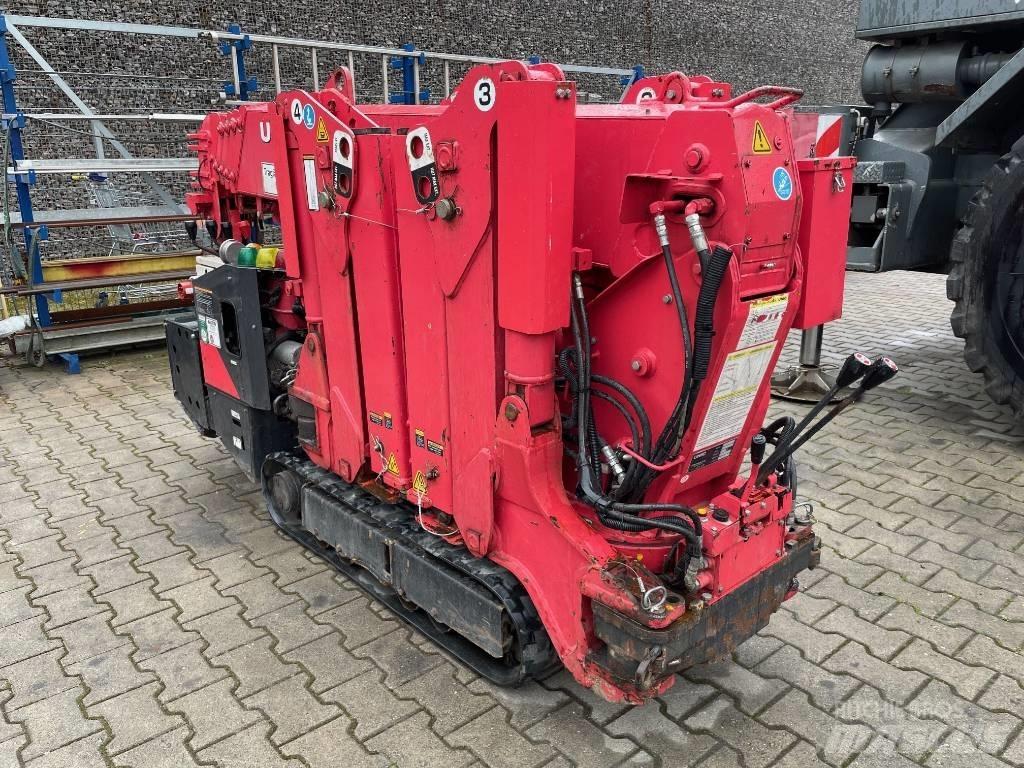 Unic URW-095 Tracked cranes