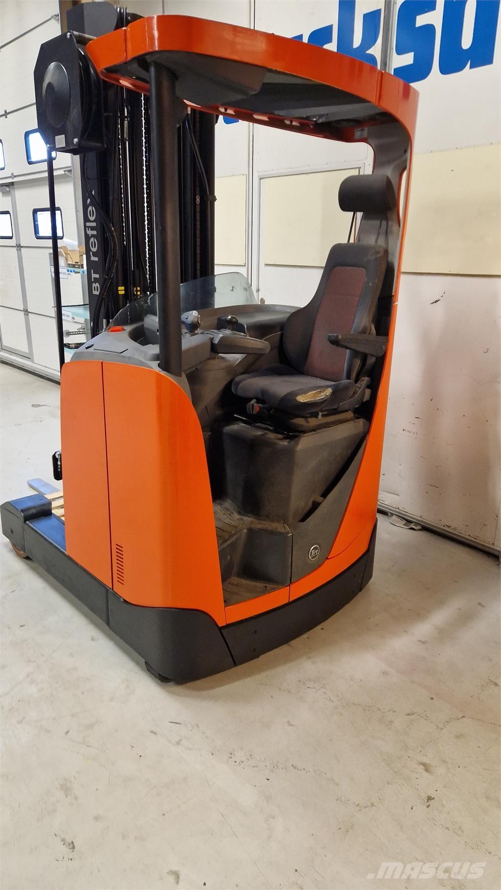 BT RRE140E Reach trucks