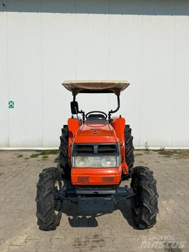 Kubota GL320 Compact tractors