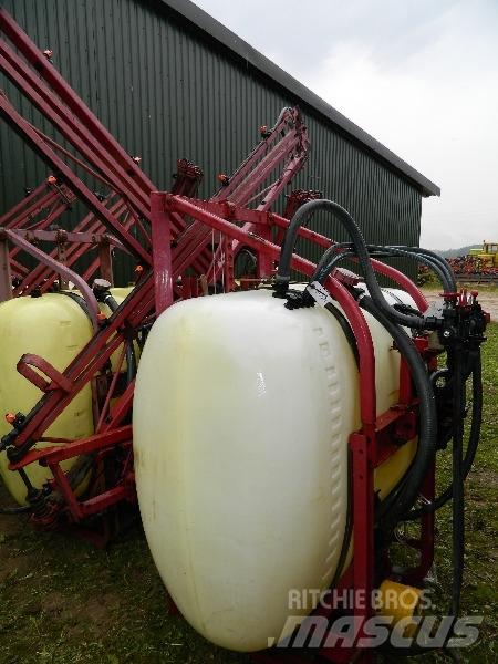 Hardi 900 Trailed sprayers