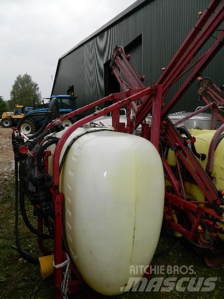 Hardi 900 Trailed sprayers