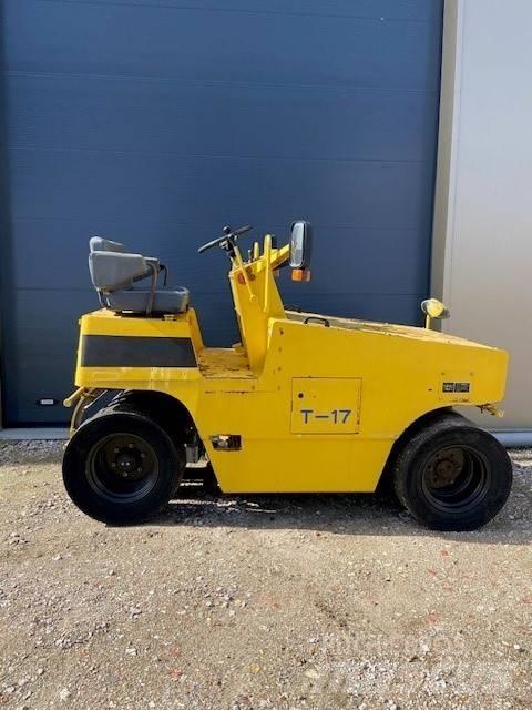 Sakai TS 160 Pneumatic tired rollers