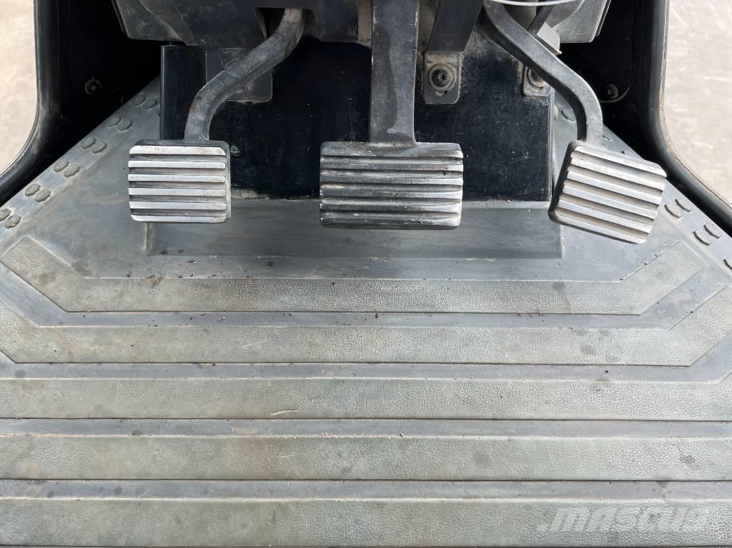 CAT 140M2 AWD Graders