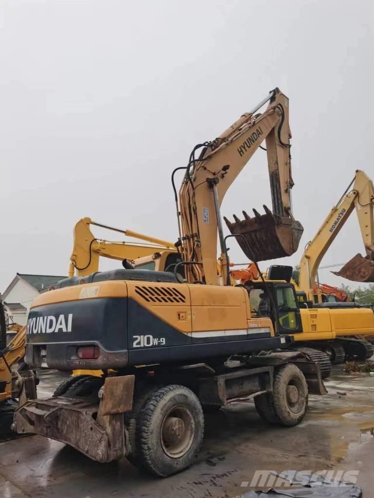 Hyundai R210W-9 Wheeled excavators