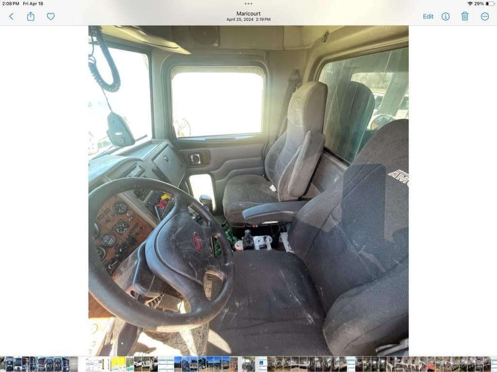 Peterbilt 340 Tipper trucks