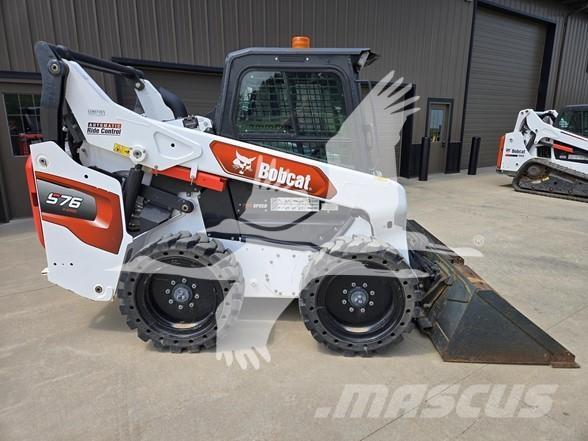 Bobcat S76 Skid steer loaders