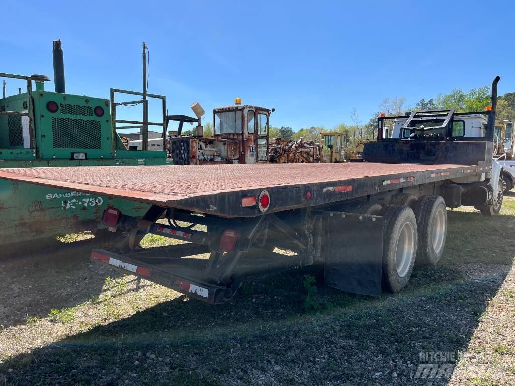 International F 4900 Cable lift demountable trucks