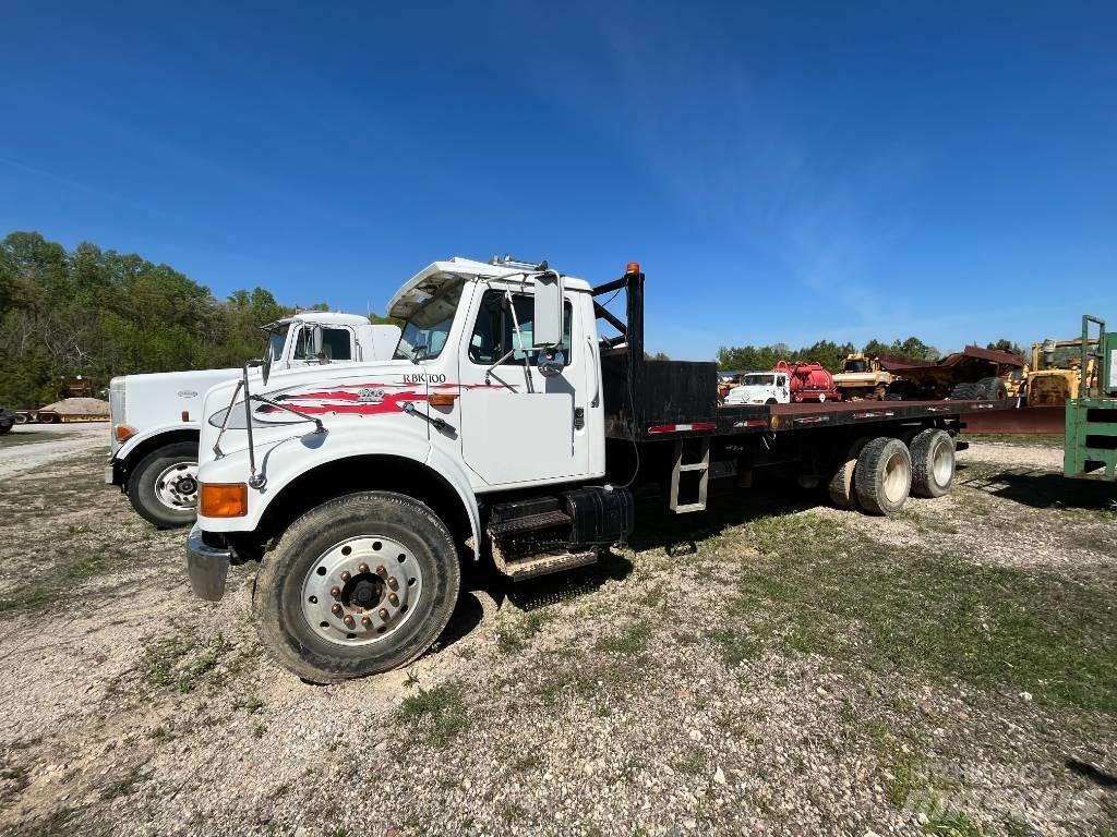 International F 4900 Cable lift demountable trucks