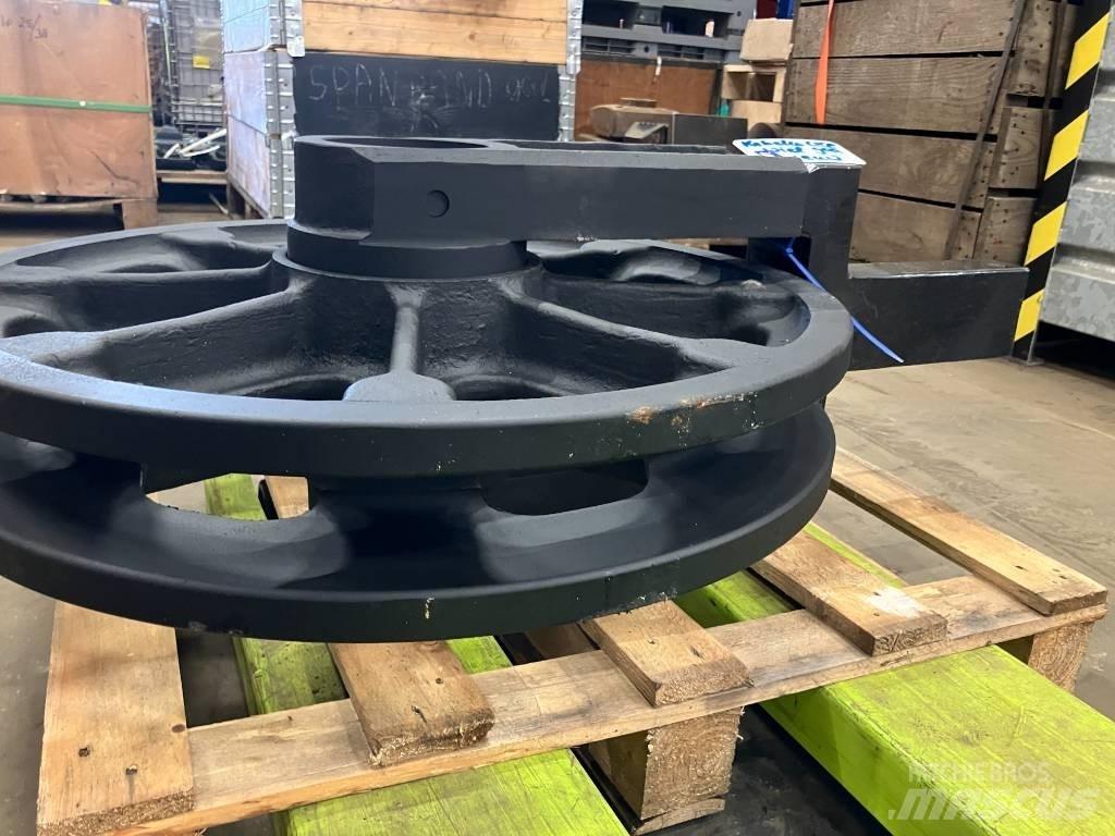 Kobelco CKE900 Tracks, chains and undercarriage
