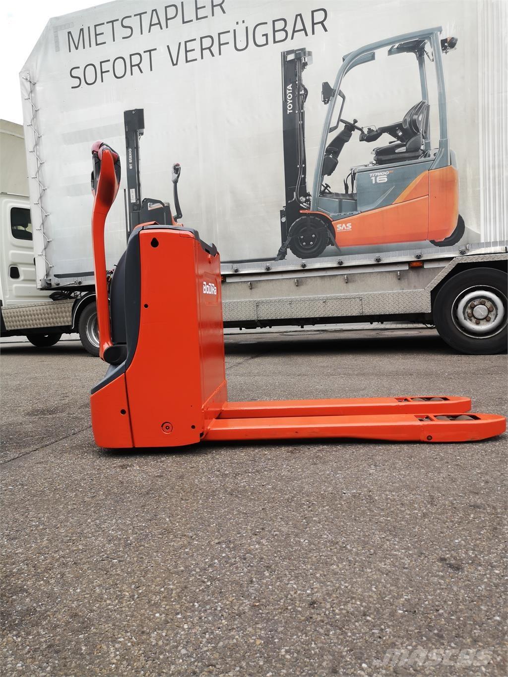 Linde T16 Li-Ion Pedestrian stacker