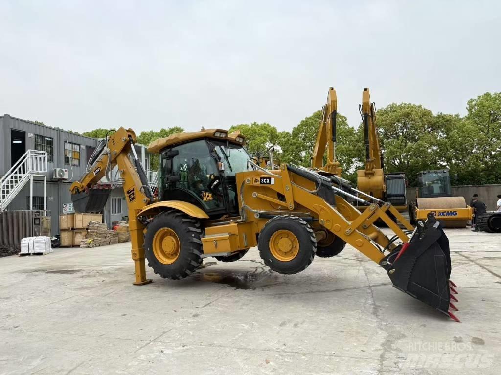 JCB 3 CX Backhoe loaders