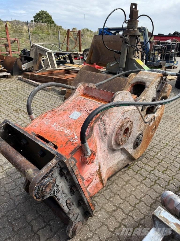 NPK G 18 J Pulveriser (Demolition Crusher ) 