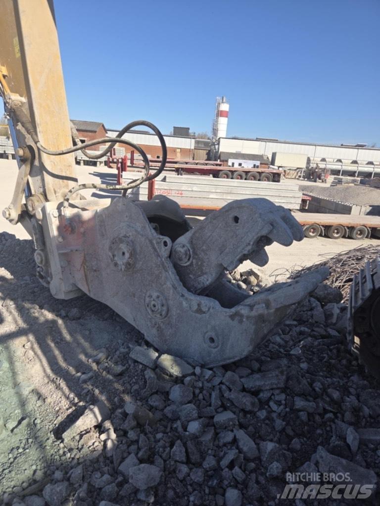 NPK G 18 J Pulveriser (Demolition Crusher ) 