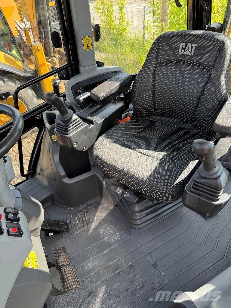 CAT 444 Backhoe loaders