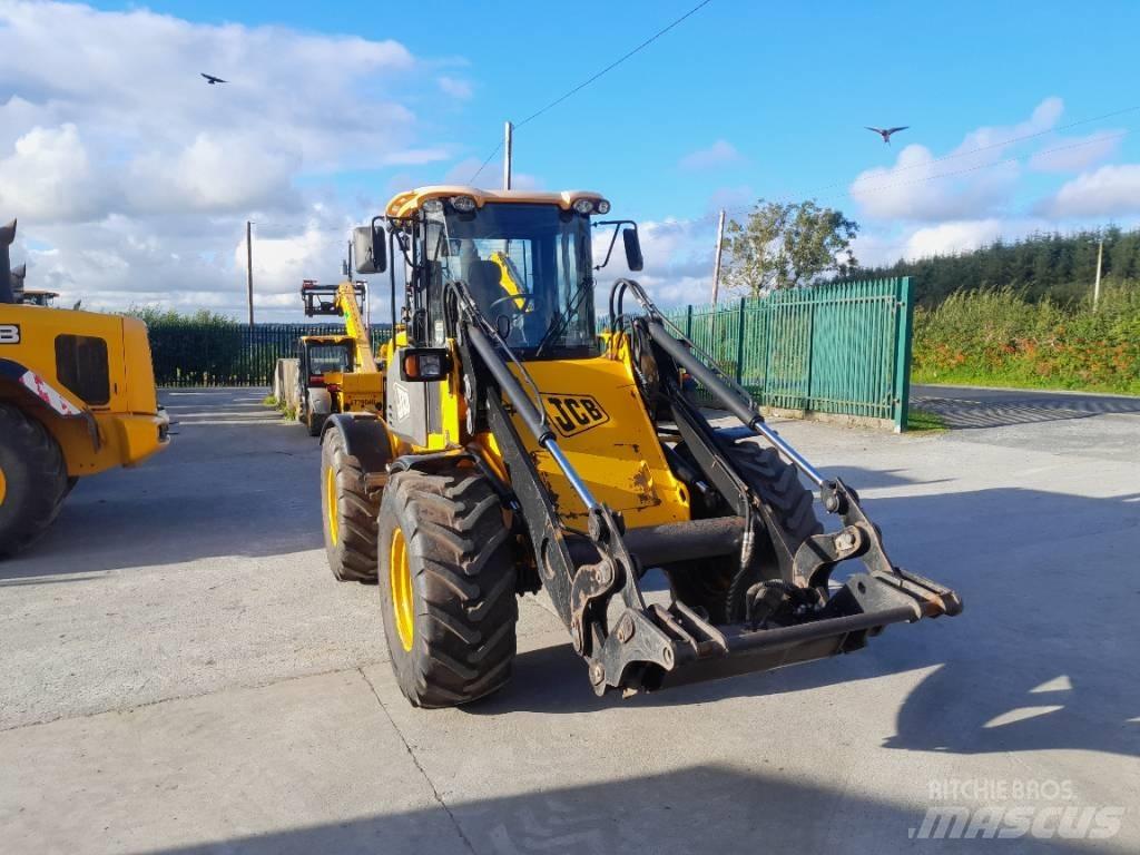 JCB 412 Telehandlers for agriculture