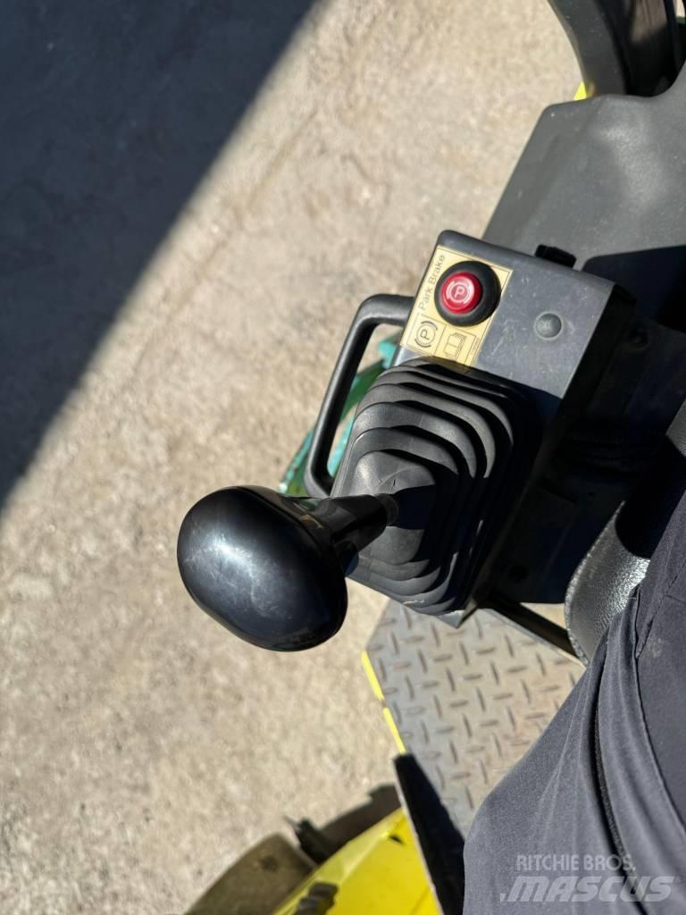 Ammann ARX 26 Twin drum rollers