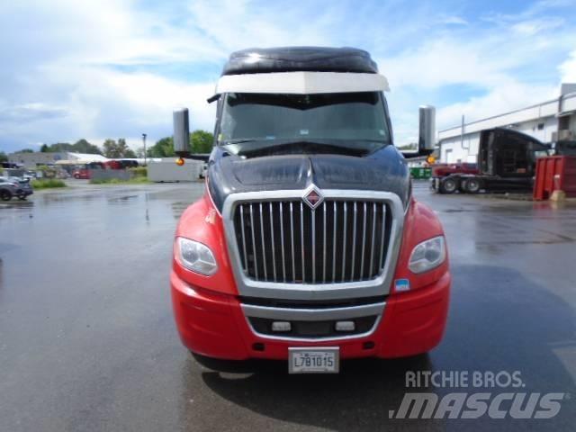 International LT625 Tractor Units
