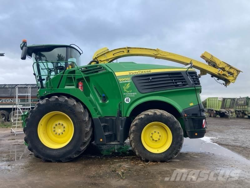 John Deere 9900i Forage harvesters