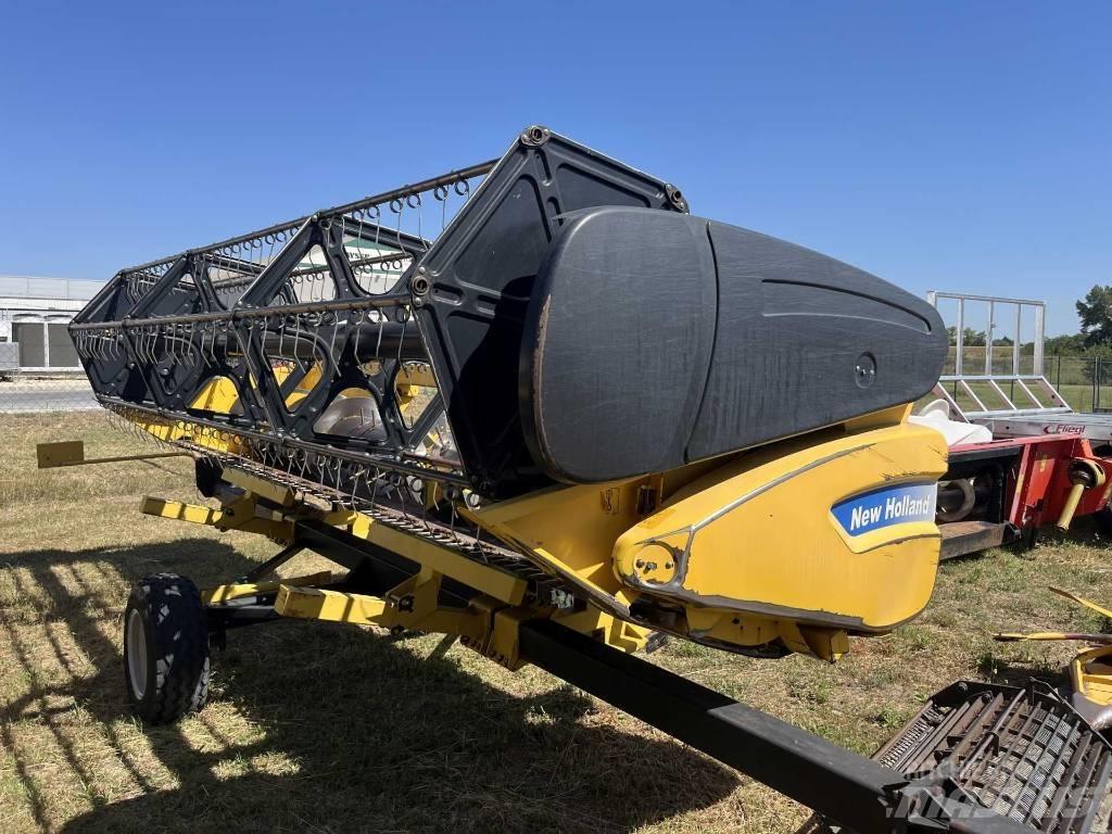 New Holland CSX 7060 Combine harvesters
