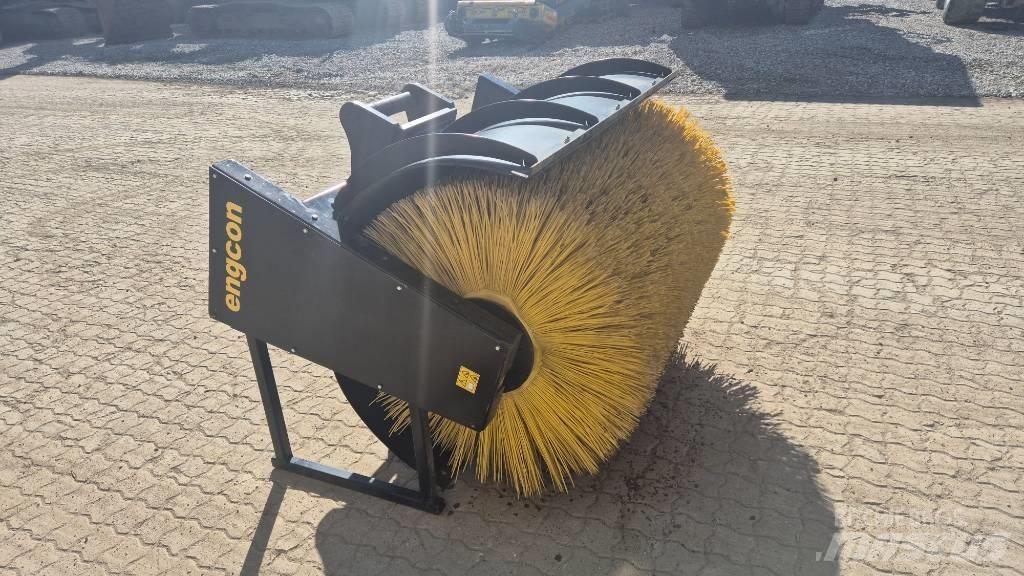 Engcon sweeper Sweepers